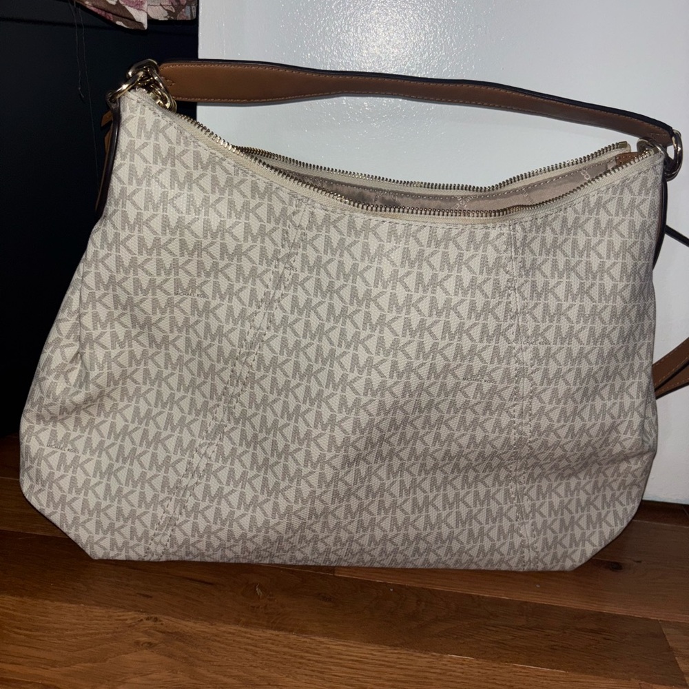 Michael Kors Shoulder Bag
